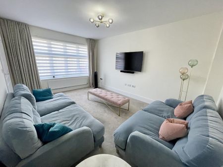 1 bedroom in a house share to rent - Photo 3