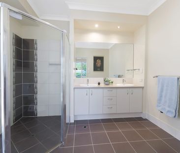 SHORT LEASE ON OFFER UNTIL 13 NOVEMBER 2025 - Photo 1