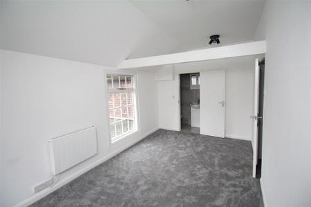 3 bedroom semi-detached house to rent - Photo 2