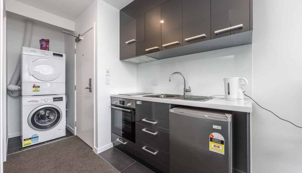 Beautiful Studio apartment in the heart of Manukau City - Photo 1
