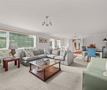 5 bedroom detached house to rent - Photo 2