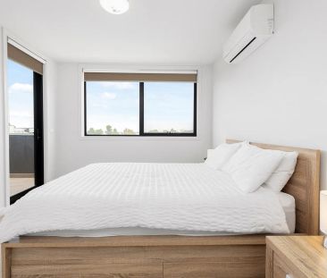 Fully Furnished Two-Bedroom Apartment - Photo 6