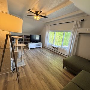 Centre-ville - Appartement De 2 Chambres - Photo 2