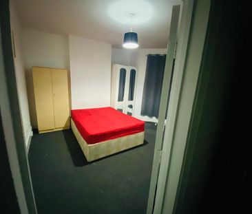 2 bedroom ground floor flat to rent - Photo 6