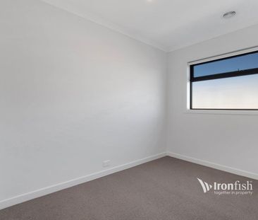 39 Tanzanite Circuit, Craigieburn, Vic 3064 - Photo 6
