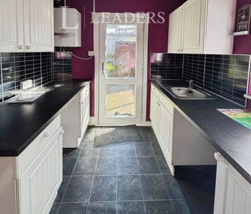 3 bedroom semi-detached house to rent - Photo 2