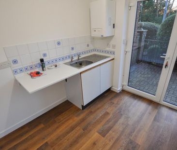 3 bedroom terraced house to rent - Photo 5