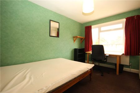 Manor Road, Guildford, GU2 9NQ - Photo 2