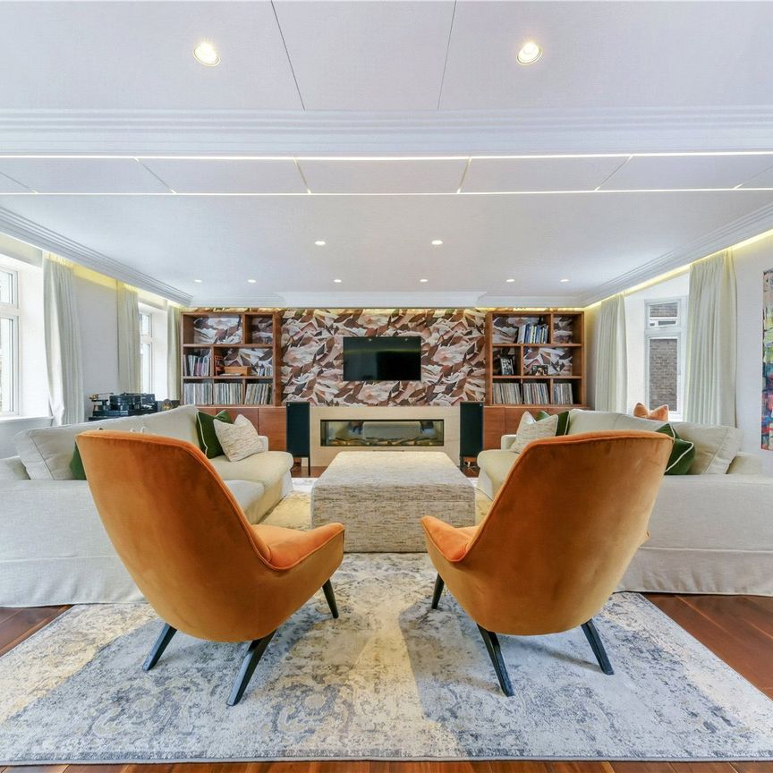 An Exceptional House Near Hyde Park - Photo 1