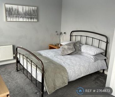 1 bedroom in a house share to rent - Photo 3