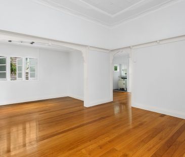 29 Willis Street, Gordon Park. - Photo 1