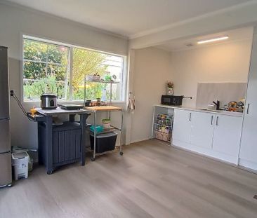 Charming 1BR 1 Living Room Home with Garden! - Photo 5