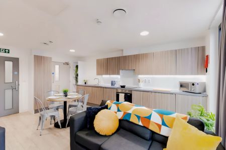 8 Bed Cluster En-suite - Photo 3