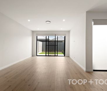 Brand New Brompton Townhouse - Photo 2