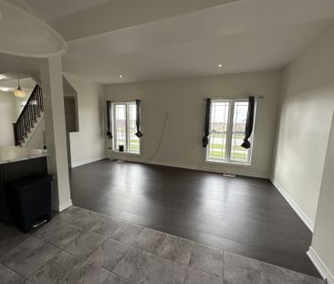 For Lease - 40 Kingsborough Dr Drive, Hamilton, Ontario - Photo 2