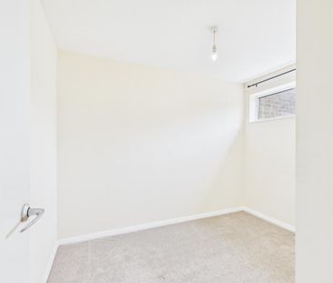 3 bedroom end of terrace house to rent - Photo 6