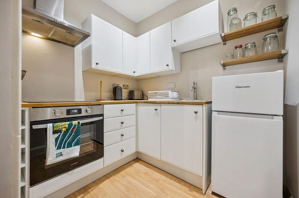 1 bedroom flat to rent - Photo 1