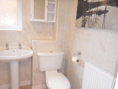 1 bedroom flat to rent - Photo 4