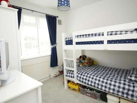 Hamilton Road, Feltham, TW13 - Photo 2