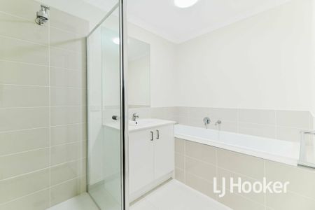 Neat & Modern Townhouse! - Photo 5