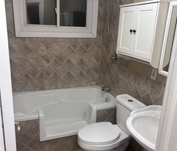 For Lease - 17 Dyson Boulevard Unit# Main Floor, Toronto, Ontario - Photo 2