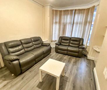 4 bedroom terraced house to rent - Photo 1