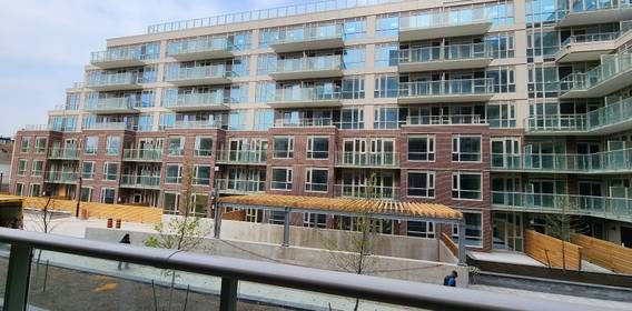 Wonder Condos, 150 Logan Ave., 2 bed 2 bath, oversized parking, locker - Photo 2