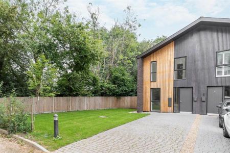 Hastingwood, Harlow, Essex - Photo 4