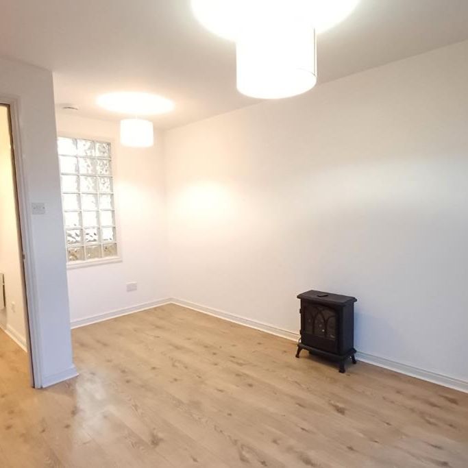 2 bed flat for rent in The Shore - Photo 1