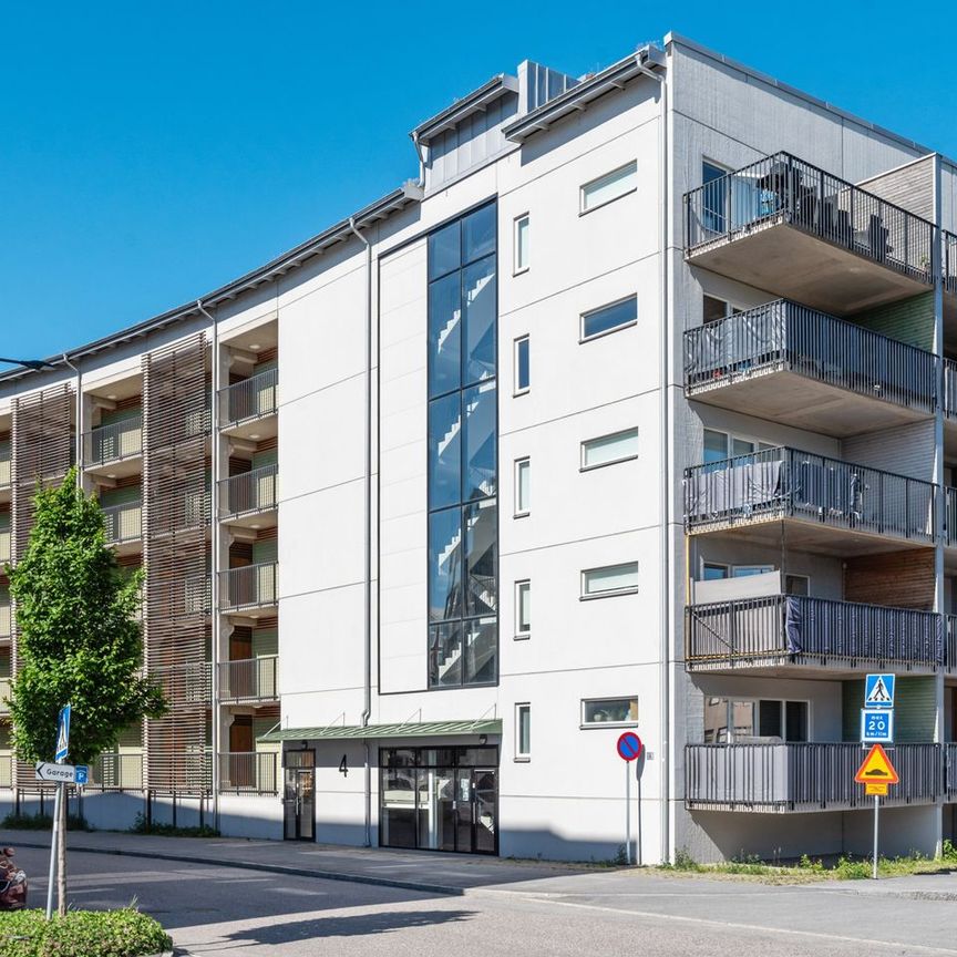 Hägerneholmsvägen, Täby - Photo 1