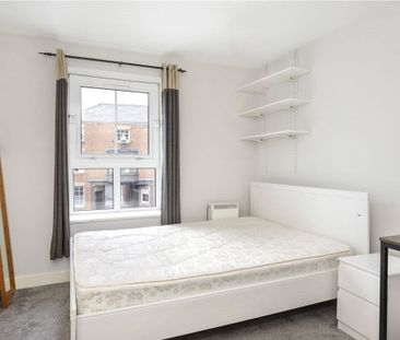 Well presented two bedroom unfurnished apartment with an allocated ... - Photo 4