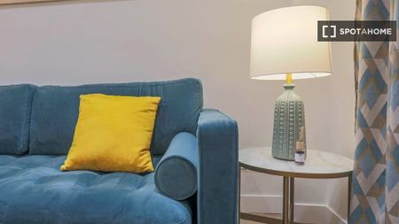 madrid, Community of Madrid 28016 - Photo 2