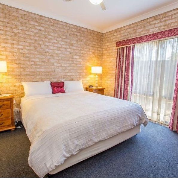 Modern & Low-Maintenance Living in the Heart of East Albury - Photo 1