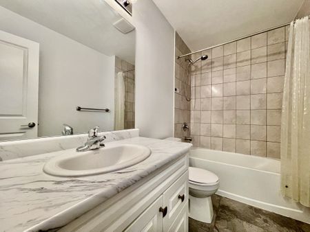 For Lease - 33 Olympic Gate Unit# Upper Unit, Barrie, Ontario - Photo 4