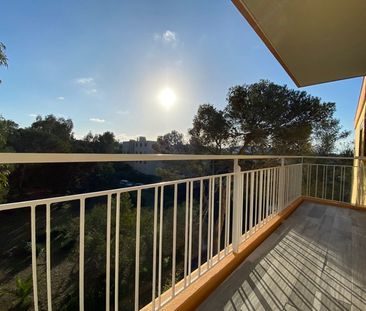 Appartement 4 Pièces 70 m² - Photo 2