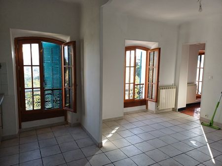 T2 - Photo 3