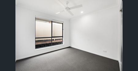 NEAR NEW MODERN HOME LOCATED IN PRIME LOCATION - Photo 4