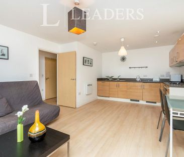 1 bedroom flat to rent - Photo 2