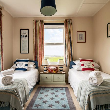 4 bedroom detached house to rent - Photo 5