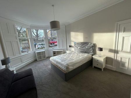 3 bedroom flat to rent - Photo 2