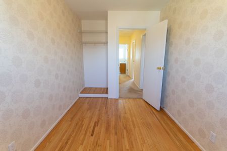 For Lease - 728 Krosno Boulevard, Pickering, Ontario - Photo 3