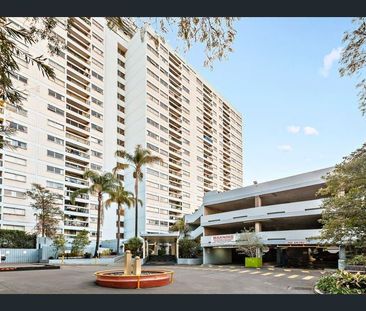 Spacious One-Bedroom Apartment in Prime Location - Photo 5