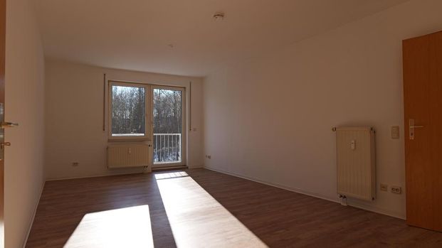 Wunderbar ruhige Lage – 2 Zimmer mit Balkon & Tiefgarage im Grünen - Photo 1