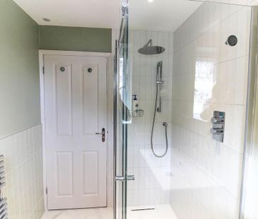 4 bedroom detached house to rent - Photo 3