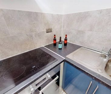 Studio to rent - Photo 6