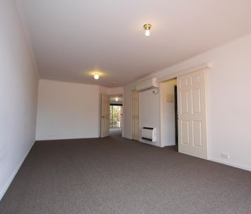 Gorgeous Two Bedroom Apartment - Photo 2