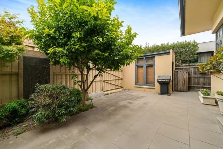 Family Home In One Of Albert Parks Best Streets! - Photo 4