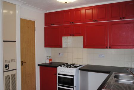 2 bedroom House - Hanover Walk, Hatfield - Photo 3