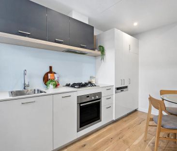 EFFORTLESS LUXURY WITH A RESORT INSPIRED LIFESTYLE - Photo 2