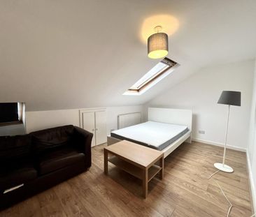 4 bedroom flat to rent - Photo 4